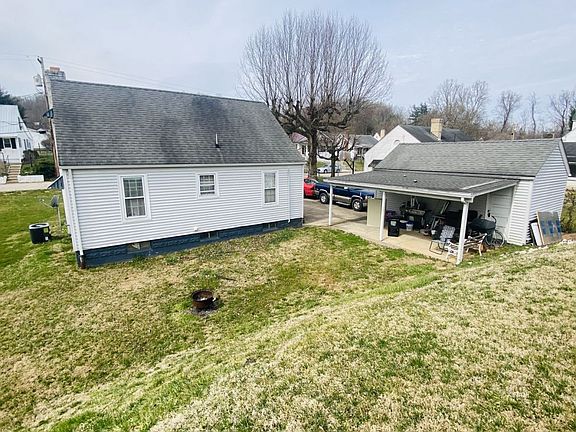 4th image of 5 Edgemont Dr