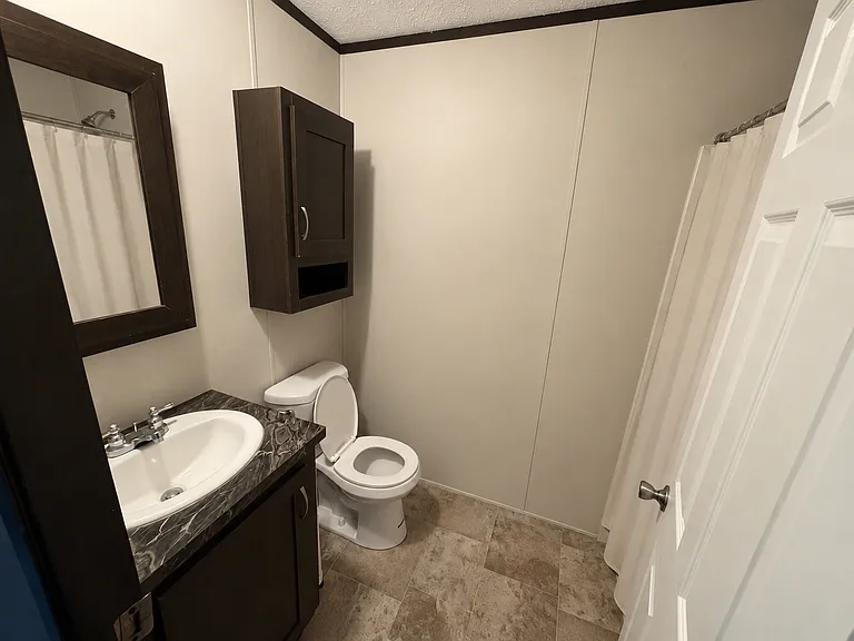 184 Lakeshore Cir — Photo 8