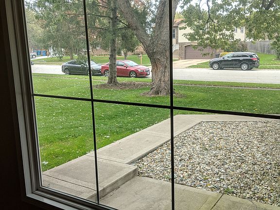 3rd image of 713 Bunker Hill Dr