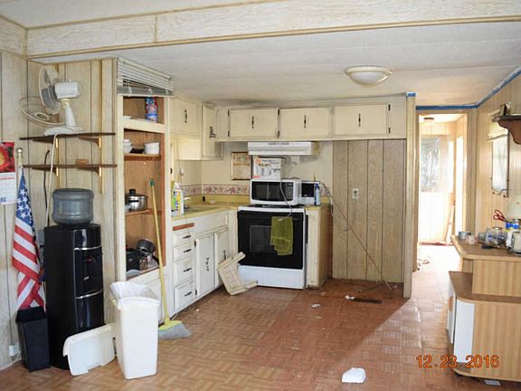 3rd image of 148 SE Tudor Ct