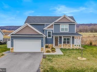 107 Twickenham Dr, Martinsburg, WV 25403
