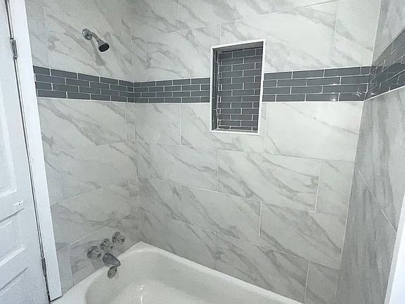3rd image of 325 N Burlington St #2