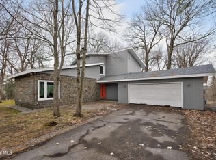 31 Riding Club Road, Troy, NY 12180