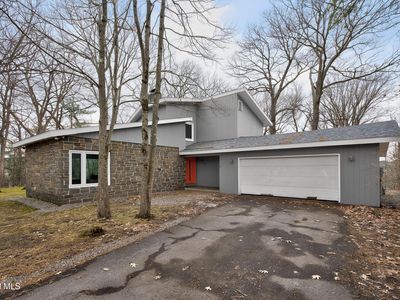 31 Riding Club Road, Troy, NY, 12180