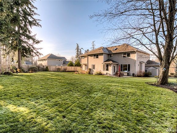 4th image of 3021 115th Avenue Ct E