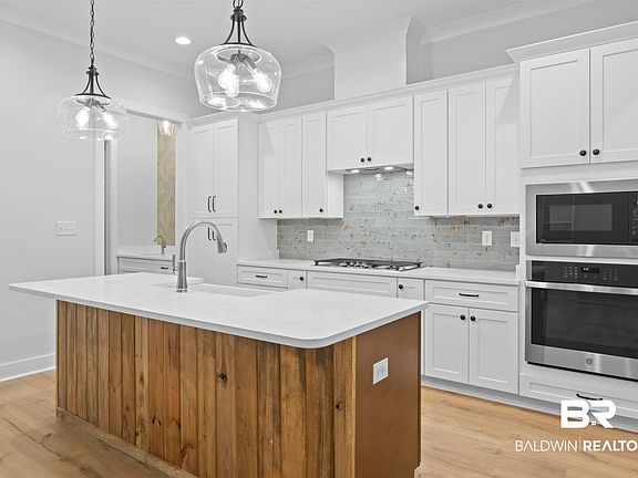 5th image of 785 Wedgewood Dr