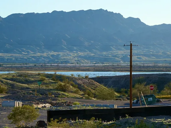 13466 S Canyon Dr, Topock, AZ 86436