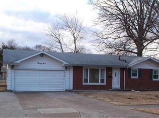 29 Riviera Dr, Granite City, IL 62040