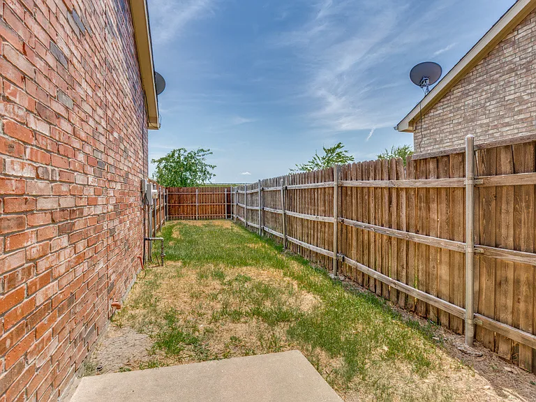 925 Jamie Dr — Photo 25