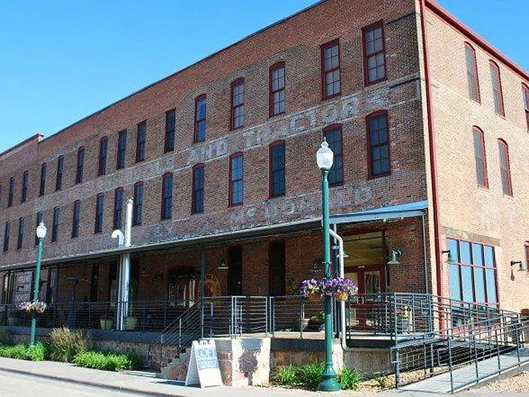 600 N Main Ave — Photo 24