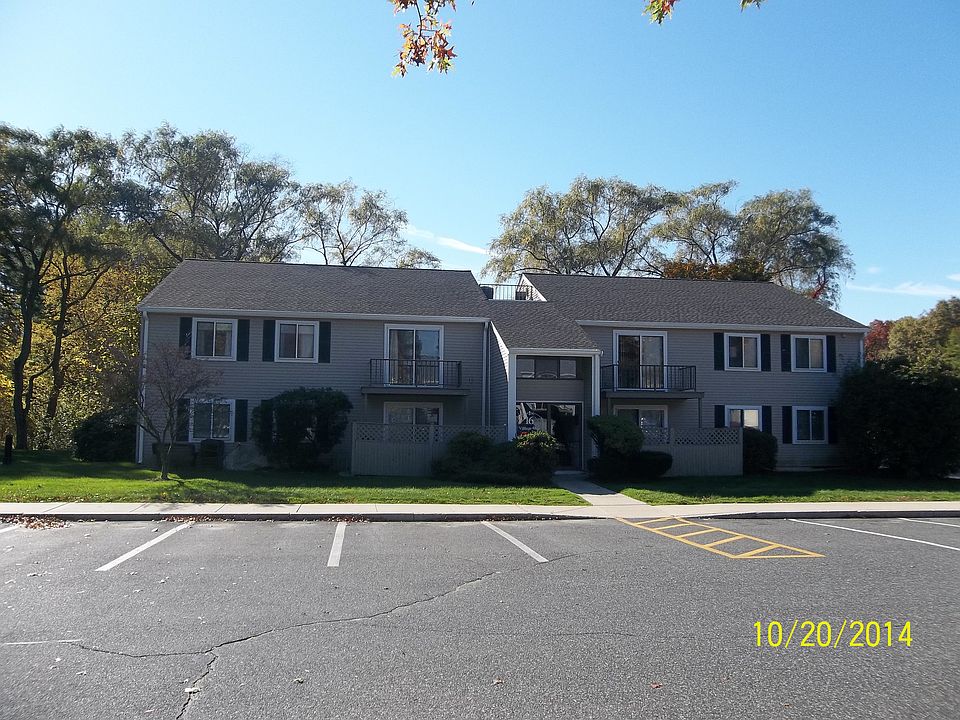 2 Bedroom Building w/balcony