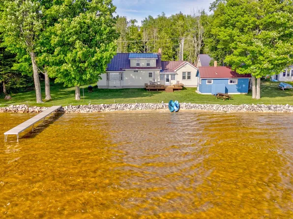 881 N East Gulliver Lake Rd, Gulliver, MI 49840