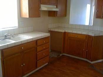 4th image of 1989 Knollcrest Ln