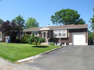 7 Stratford Dr, Brick, NJ