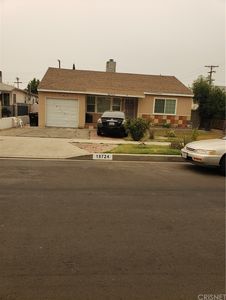 18724 Runnymede St, Reseda, CA, 91335
