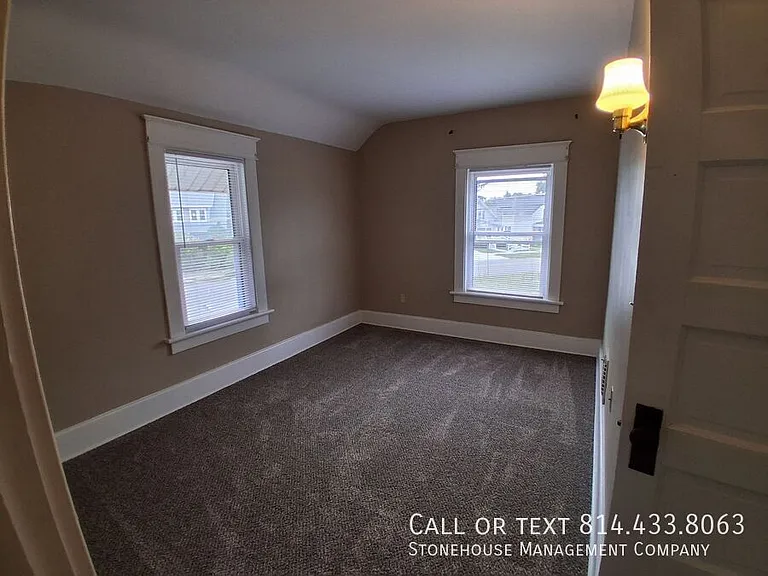 1302 W 25th St — Photo 32