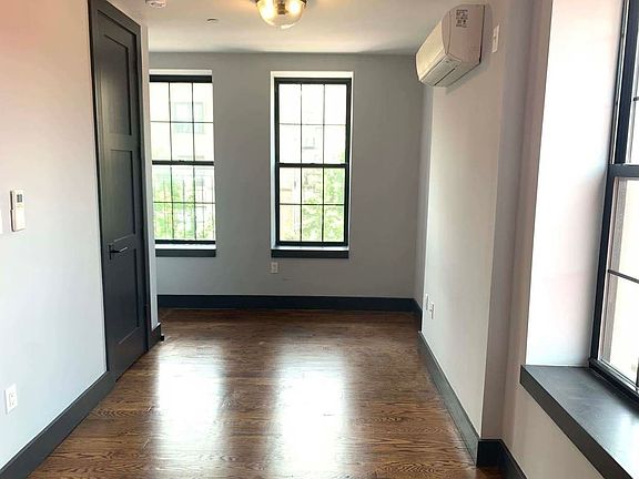 5th image of 728 Rogers Ave #3G