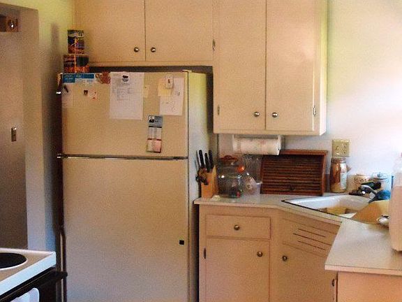 3rd image of 1104 American Ave
