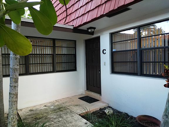 Entrance - courtyard