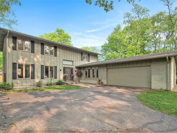 54559 Whispering Oak Dr, Mishawaka, IN 46545