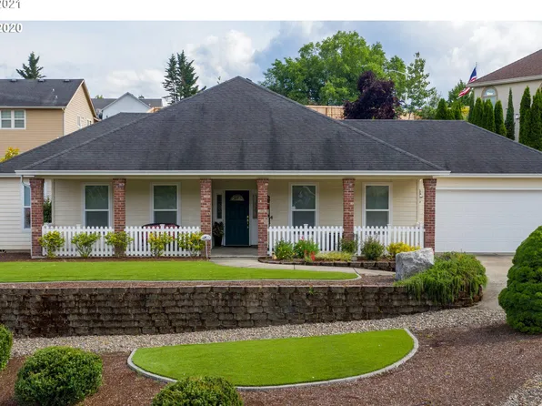 2405 NW Esquire Dr, Roseburg, OR 97471