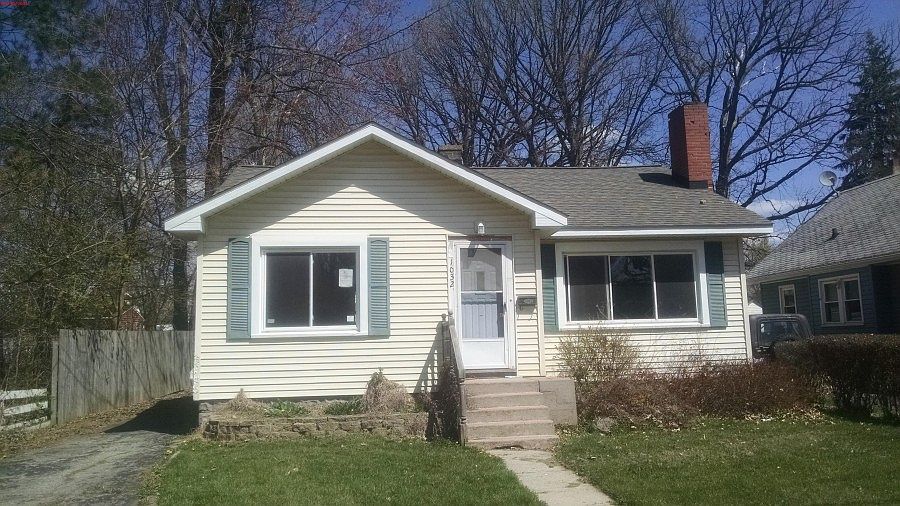 1st image of 1032 Woodbine Ave
