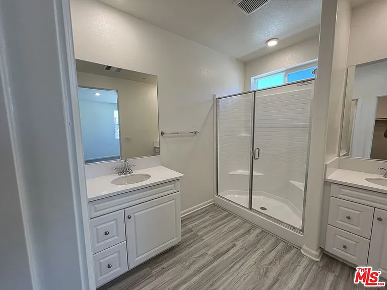 25198 Harmony Ave — Photo 10