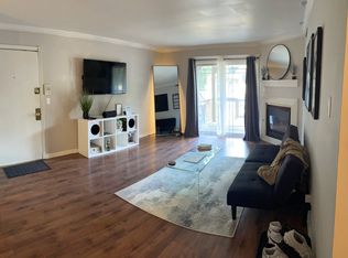 1975 Tall Oaks Dr APT 1B, Aurora, IL 60505
