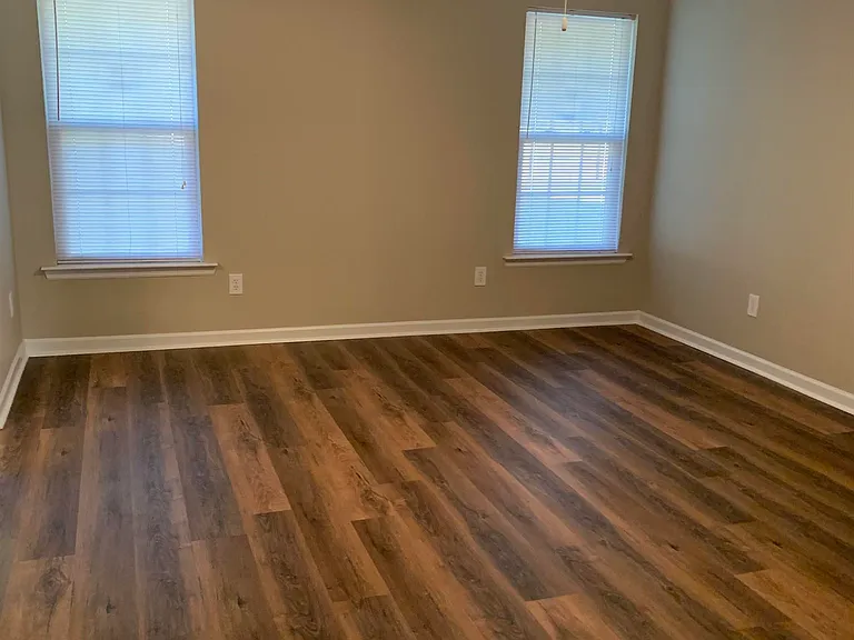 103 Liverpool Dr — Photo 9