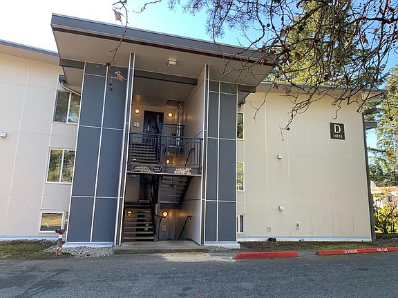 2nd image of 14635 NE 32nd St APT D105