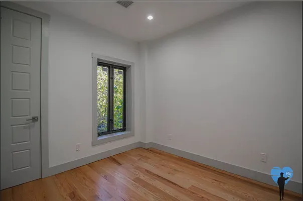 Rented by Compass | media 24