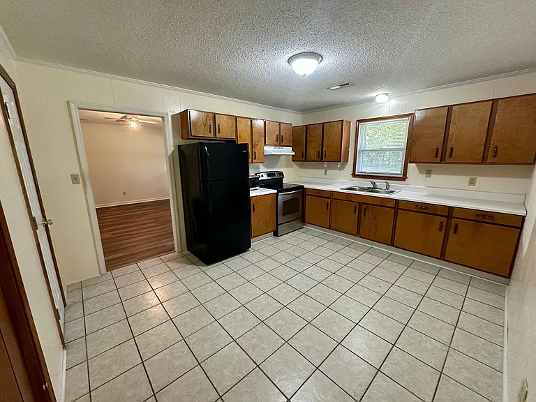 2060B Hideaway Dr — Photo 3