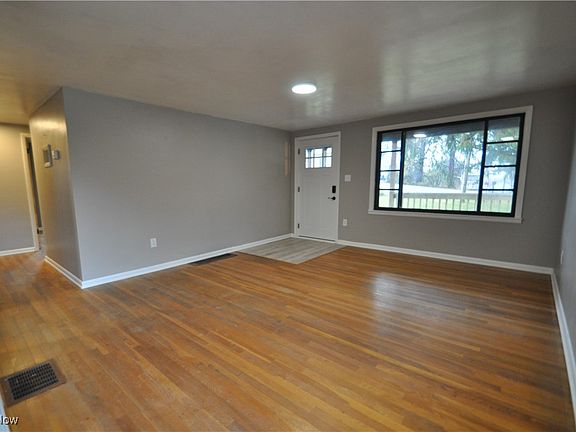 3rd image of 2069 Chewelah Ave