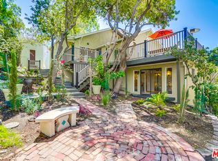 3955 Clayton Ave, Los Angeles, CA 90027