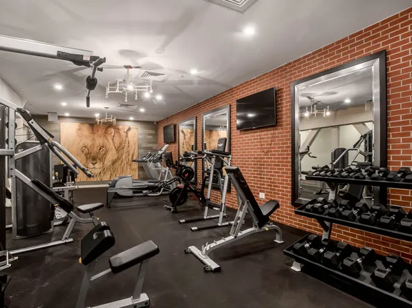 33-01 38th Avenue image 5 of 10