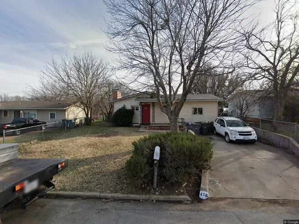 428 NW Greenmeadow Dr, Lawton, OK 73507