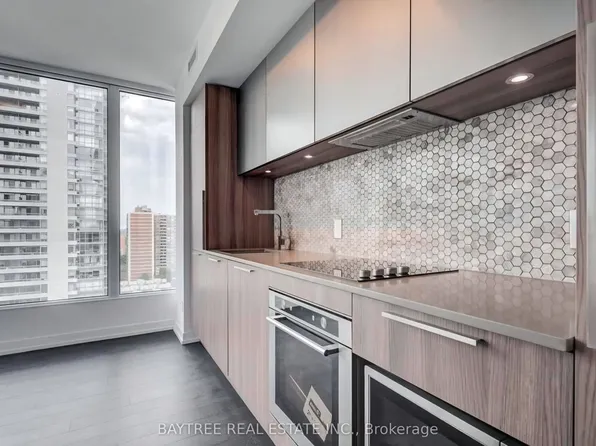 85 Wood St, Toronto, ON