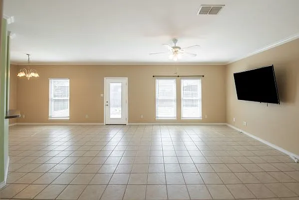 3 bed, 1529 sqft, $2,400 — Photo 4