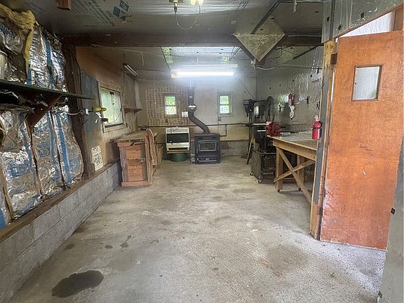 4th image of 45 University Ave