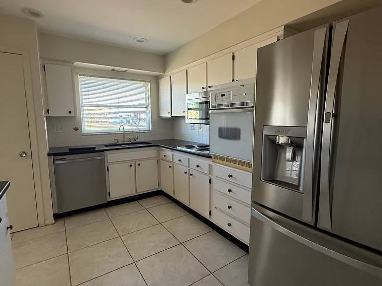1807 Haverford Ave — Photo 8