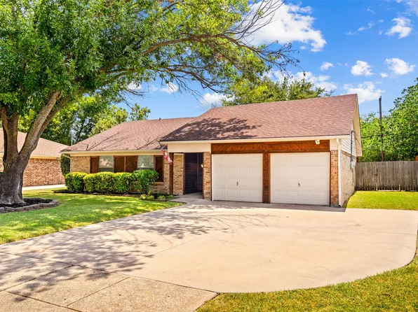 1032 Kane St, Benbrook, TX 76126