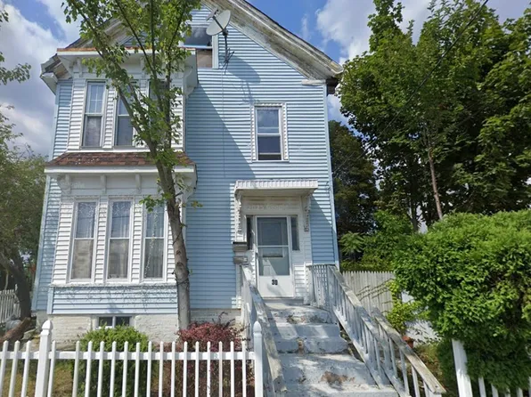 30 Elliot St, Brockton, MA 02301