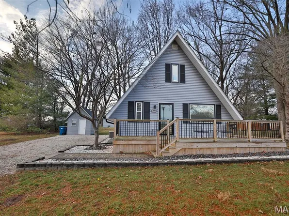 568 Clover Dr, Edwardsville, IL 62025