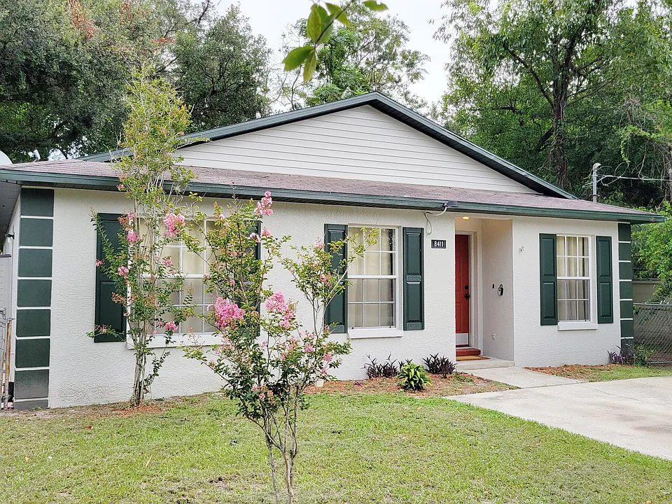 8411 N Greenwood Ave