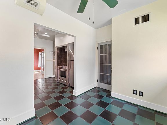 3rd image of 537 W WILLETTA Street
