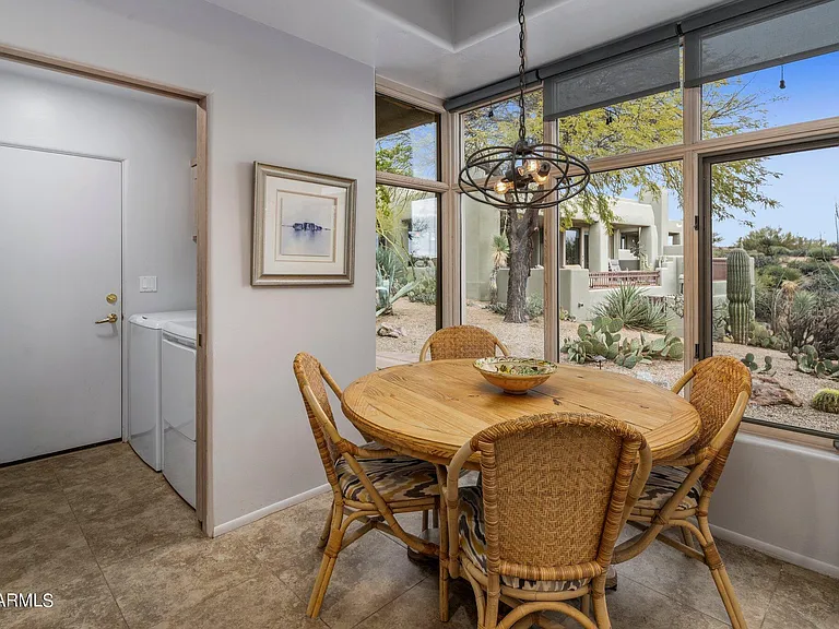 10111 E Graythorn Dr — Photo 12