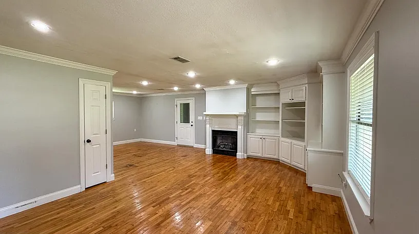 3 bed, 1600 sqft, $1,850 — Photo 2