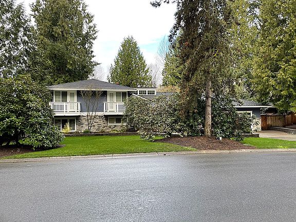 2nd image of 3225 Sahalee Dr W