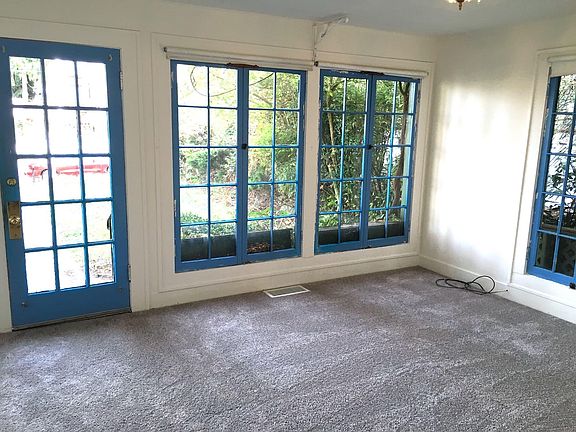 5th image of 2453 Queen Anne Ave N