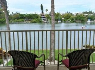 12100 Capri Cir S APT 206, Treasure Island, FL 33706